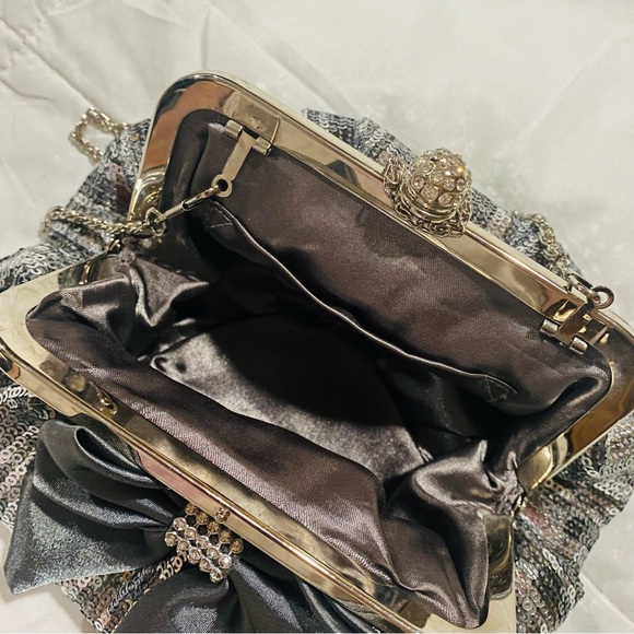 Unique Silver and Gray Sequined Jeweled Evening Bag Clutch or Crossbody EUC - Picture 8 of 12